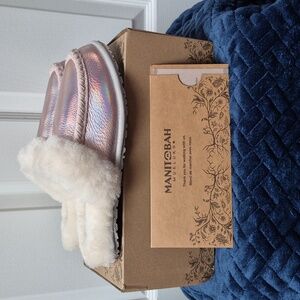 Manitobah Mukluks Pink Illusion Cabin Slide Slippers Size 8 New In Box